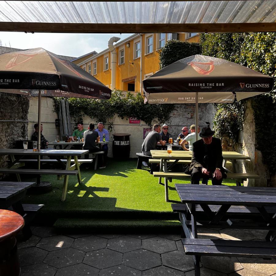 לינה וארוחת בוקר את'לון The Bailey Gastro Bar מראה חיצוני תמונה